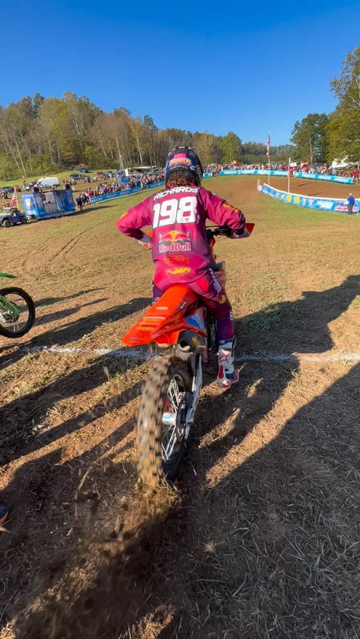 10 seconds!!! @brandyrichards198 taking off on her AT82 🚀

#RideDunlop #RaceDunlop #GNCC #AT82 #WXC