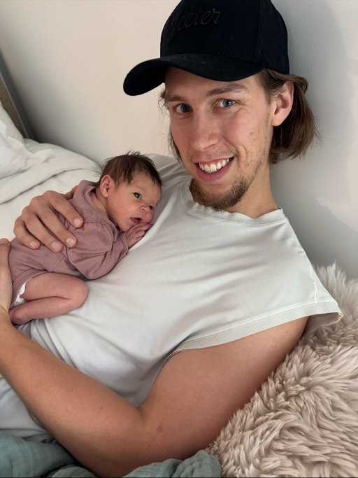 Our little one has arrived 💕🫶🏻 🥰 meet Isla Olynyk!