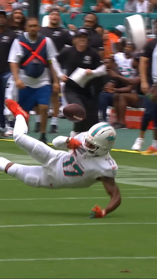 Concentration level on this was insane 😳

LACvsMIA on CBS/Paramount+
watch.nfl.com