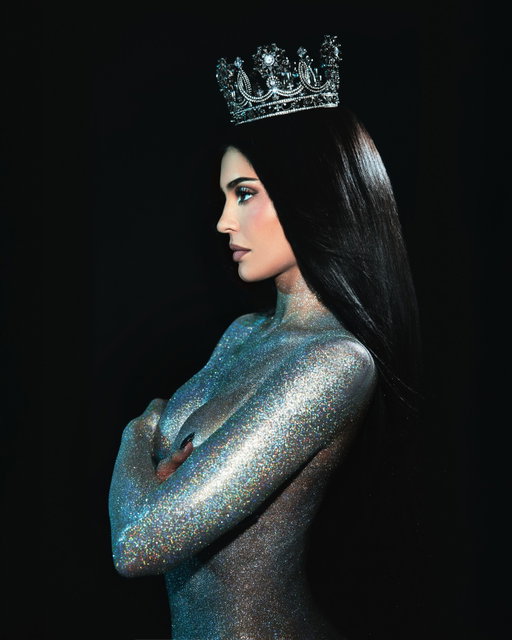 this King Kylie Collection is truly for you!!! 💋
you’re the reason my biggest cosmetic dreams came true, and I wouldn’t be here.. 10 years later! without your support.

I’ve seen all your messages asking for a King Kylie collection, the fearless era that had a dream at just 17 years old! .. and that’s why I posted that tweet back in 2022. I wanted to give you exactly what you’ve been waiting for.

from the bottom of my heart, thank you for being on this journey with me. I hope this collection makes you as happy as you’ve made me. 

King Kylie Collection launches October 18. 👑 12PM PST KYLIECOSMETICS.COM