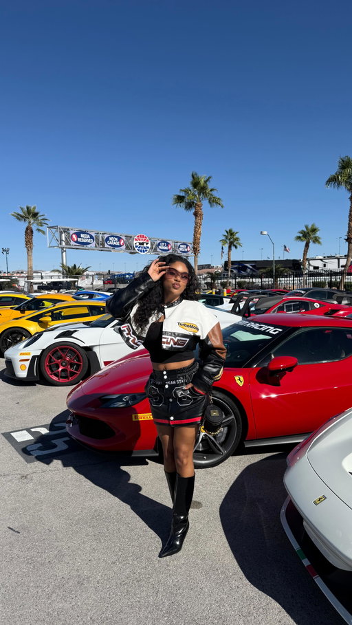 I just want to thank @nascar for bringing me out to this lovely experience 😂🙌🏽 

@blavity you got my heart. 🙏🏽

#nascar #blavity