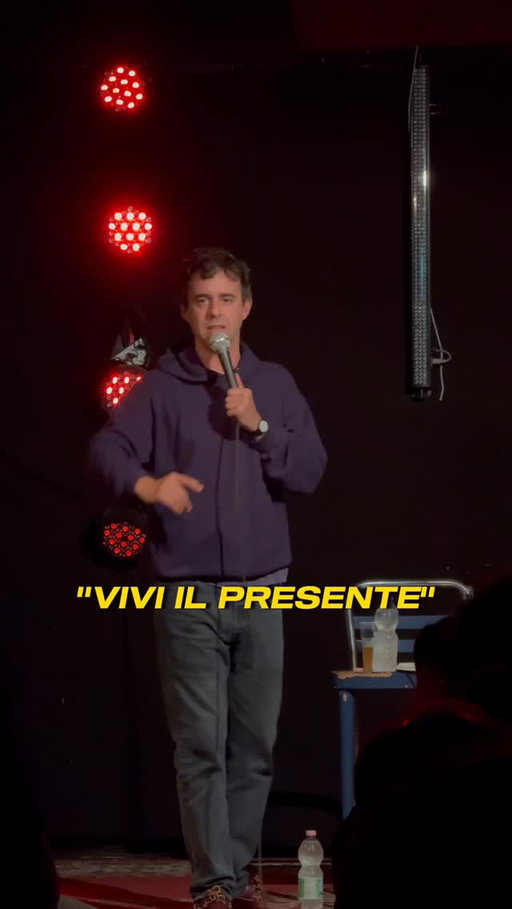 “Vivi il presente” 🥼💅🇨🇳
Tratto da una serata di improv in Varese Town
@tu.mi.turbi.varese