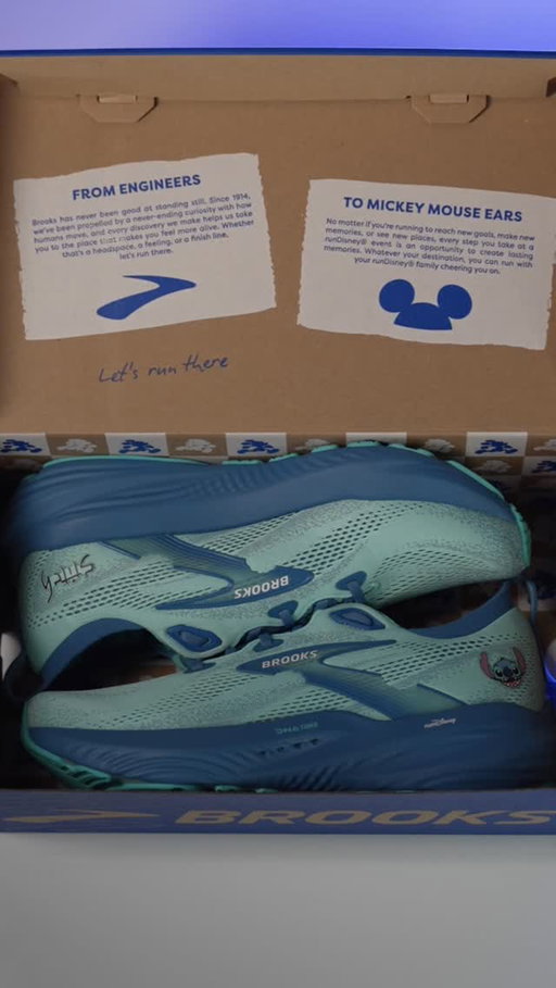 Aloha, earthlings! The Brooks x @rundisney limited-edition Glycerin 22 featuring everyone's favorite alien drops soon. See you at the 2025 Disney Wine & Dine Half Marathon Weekend, runners!⁣
⁣
👀 who caught that fresh new packaging?