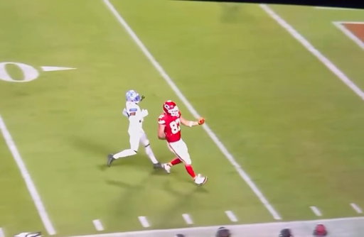 TRENDING: #Lions fans are angry that the refs threw a flag as soon as Travis Kelce put up his hands and asked for a penalty on Detroit.

😬😬😬

Kansas City had zero penalties called on them all night.