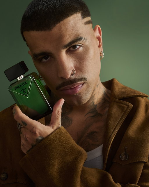 Introducing Puerto Rican singer Rauw Alejandro as Prada Fragrance Ambassador, for the latest masculine fragrance Paradigme.

“Probar cosas nuevas y atreverme a buscar un camino diferente es como escribo mi propia historia cada día.”- Rauw Alejandro

“Trying new things and daring to find a different path is how I write my own story everyday.” - Rauw Alejandro

#PradaBeauty #PradaFragrances
