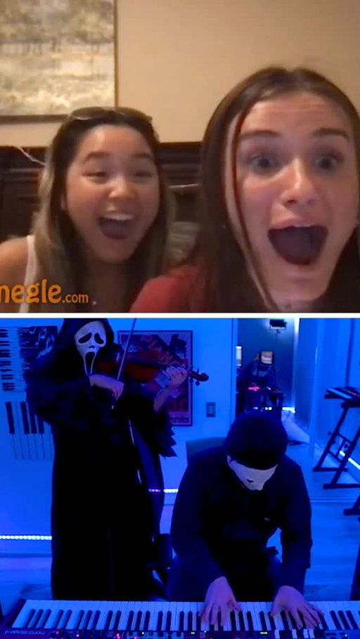 We SHOCKED these two Taylor Swift fans… wait for it 🎃