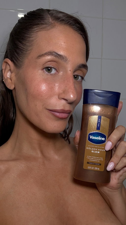Let me tell you, the @vaselinebrand Golden Hour Glow Gel Oil will elevate your #BravoCon look! #Vaseline_ad #BravoConBeauty