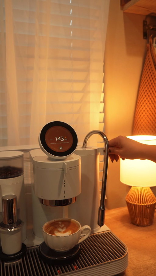 Whoever said making coffee at home takes too long lied! With @merakitechglobal dual boiler you can steam milk and pull shots at the same time, which results in a perfectly hot coffee in minutes every single time. Not to mention an iced latte probably takes half this time! Check out Meraki for one of the best, sleek, high tech and user friendly machines you can find out there!

#merakitechglobal #meraki #merakiespressomachine #merakimoments #coffeeathome #coffeebar #espresso #latteart #espressomachine #workflow #puckprep
