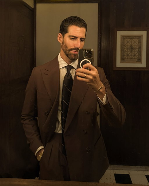 Recap of last week from my camera roll. Work week in CDMX, suits, sports, hours on a plane, and weekend with the family.

#modahombre #mensfashion #suitstyle #weekrecap #menstyle #sprezzatura #sartorial #mexico #traje #work