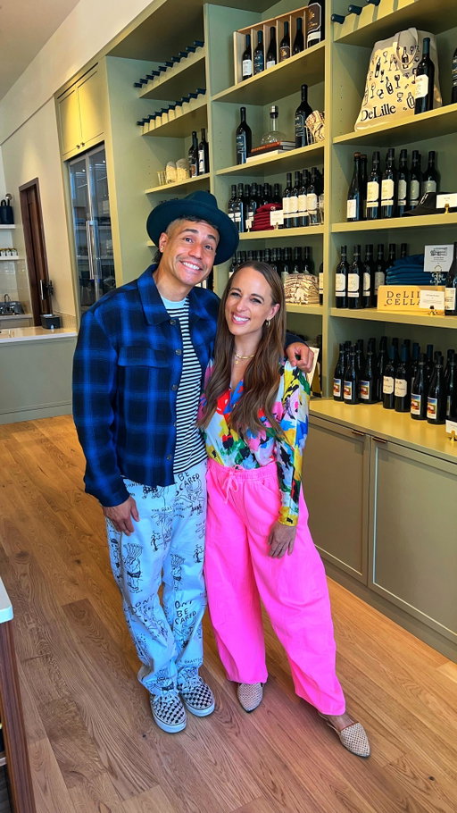 I think it’s wine o’clock 🍷 

It’s time to try some delicious French-inspired dishes and world-class wine.
If you haven’t stopped by @delillecellars latest spot: DeLille En Ville at University Village… now is the time.

Some of our favs:
Risotto, Oysters, Caviar Toast, Panzanella Salad and D2!

Full video #linkinbio for our experience. Spoiler alert- we wanna go back STAT