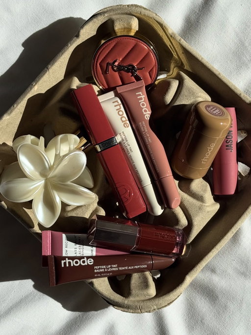 Fall favourites 🍂 🍁 🍒 🤎 

#beautyfavourites #fyp #contentcreator #explore #torontoblogger #beautyinfluencer #makeupbag #vanitymakeup #vanitybag #rhode #photooftheday #aesthetics #aestheticcontent #contentcreator #itgirl #softgirl #softgirlaesthetic #softgirlera #summermakeuplook #physiciansformula #armanibeauty #ugc #ugccreator #frenchgirlstyle #ugcbeauty #ugccreatorsneeded #cleangirlaesthetic #fallaesthetic
