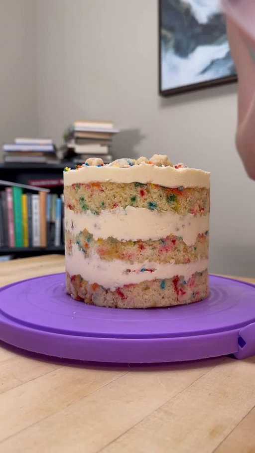 pour one out for Shrimp Cake 🍤🎂

#cakepicnic