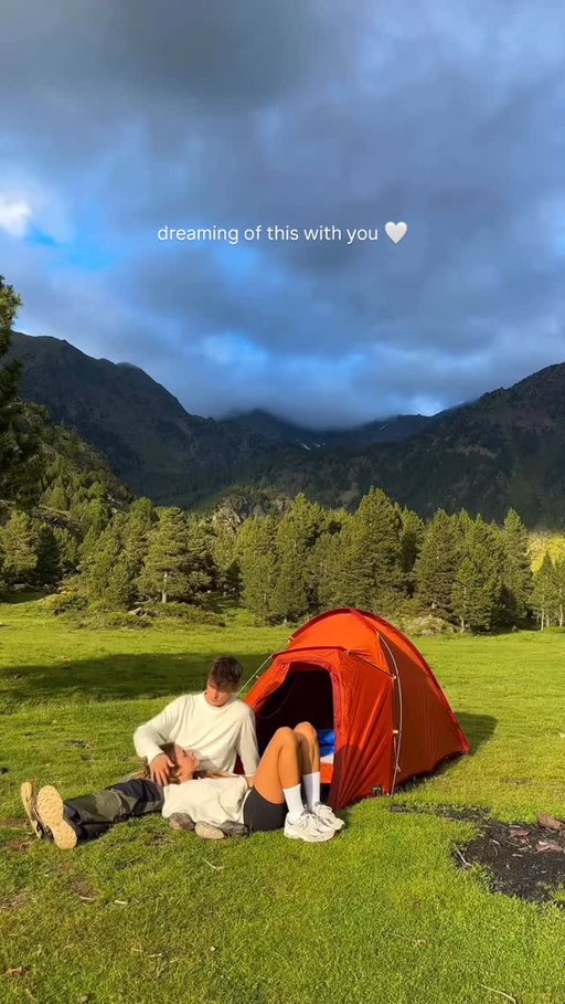 @​juuliapuig made camping trips with your love in New Zealand look like pure magic 🌿⛺💞 Tag your adventure soulmate! 🌄

💡 Fun Fact: New Zealand has over 2000 camping sites — from lake views in Wanaka to beach sunsets in Coromandel, it’s camper heaven.

📍New Zealand 🇳🇿