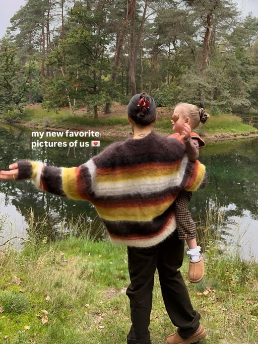 Mama zijn is de mooiste rol die ik mag aannemen in dit leven!! Ik ben zo dankbaar dat ik haar van zo dichtbij kan zien opgroeien. Het is niet altijd makkelijk, ook al lijkt dat misschien wel zo op mijn socials. Ik ben absoluut niet perfect wanneer het aankomt op moederschap. Soms is het daardoor lastig om te lezen dat anderen je juist zo de hemel in prijzen doordat ze je een geweldige moeder vinden. 

Ik doe zeker mijn best om mijn lieve meisje een leven te geven waarin ze veilig kan opgroeien, maar ook ik ben maar mens en maak hierin fouten. 

Van ene mama tot andere mama: je doet het goed. Ook op de dagen dat het voelt alsof je tekortschiet. Liefde is geen perfectie, het is blijven opstaan, blijven knuffelen, blijven proberen 🤎

Bedankt lieve @fievisuals voor het vastleggen van deze waardevolle momenten. Dit zijn mijn nieuwe favo foto’s van ons 🥹🤎🌳🐿️