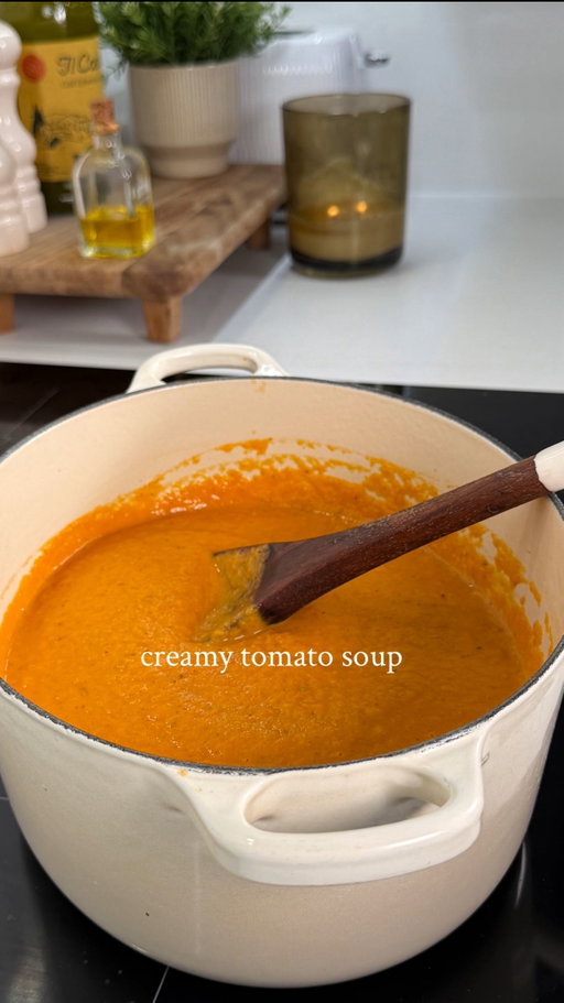 creamy tomato soup 🍅🍅 (serves 4 portions) 
3 large vine tomatos 
1 red pepper 
2 carrots 
Cherry tomatoes 200g
a thumb sized piece of ginger 
2 cloves of garlic
1 tin cannellini beans
300ml passata 
150ml coconut or oat milk
4 tbsp coconut yoghurt ( plus extra to serve ) 
olive oil
1 tablespoon oregano 
2 teaspoons chilli flakes
salt & pepper
a bunch of fresh basil 

method: 
place your roughly chopped veg onto a baking dish with a generous glug of olive oil, salt black pepper & dried oregano. place this in the oven for 25 minutes. once cooked blend with the passata, beans, ginger, garlic, plant milk and some fresh basil. (If you want a thinner texture add some hot water) stir through the coconut yoghurt and some chilli flakes. season to taste and enjoy. I like to serve mine with some fresh basil, coconut yoghurt and a cheese toastie but this is completely up to you! 🍅✨🫶🏽

#soup #souprecipe #tomatosoup #cosyfood #comfortfood #gilmoregirls #autumn #fall #autumnrecipes #fallrecipes #healthyfood #homemade #vegan #dairyfree #dairyfreerecipes #nutrition #explorepage #explore