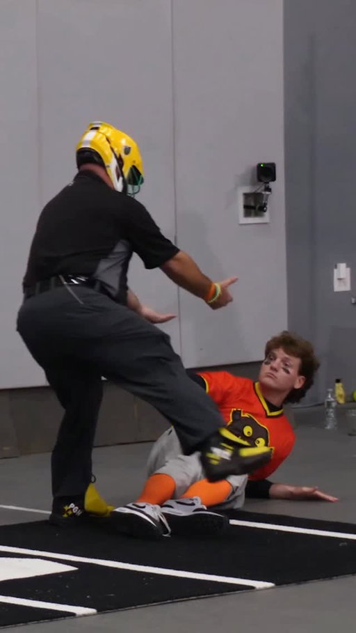 Did he leave the box?

#bananas #mlb #baseball #blitzball