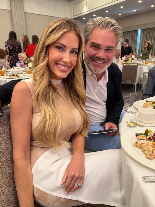 Grateful to be alongside my partner in every sense of the word at the Trailblazers Awards, raising funds for @thefamilyplace , doing incredible work for survivors of domestic violence. @travishollman #TheFamilyPlace #TrailblazersAwards #DomesticViolenceAwareness #LoveIsSupport #MakingADifference