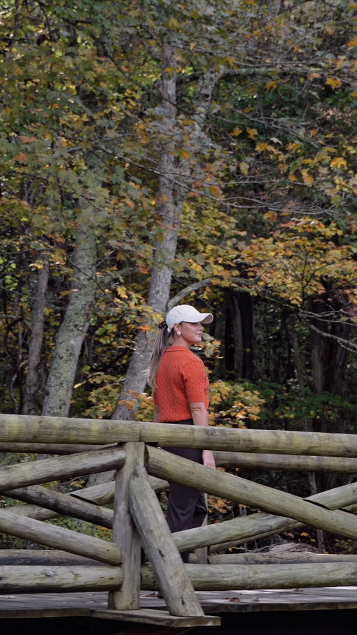 the sound of a crisp shot on a tree lined course 🤤

#golf #golfswing #asmr #golfer #golffashion #womensgolf #crispy