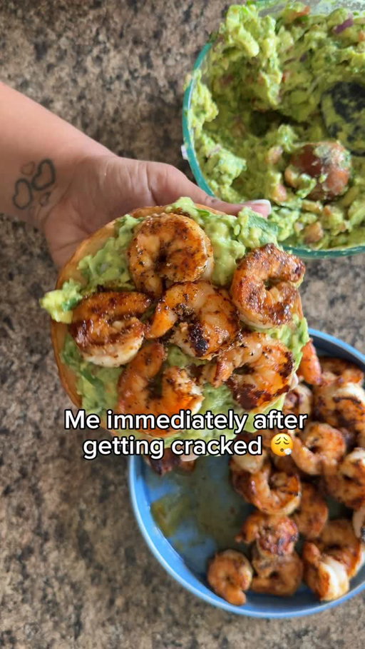 What? I’m married 😛😝😍

#shrimptostadas #easylunch #quickdinnerideas