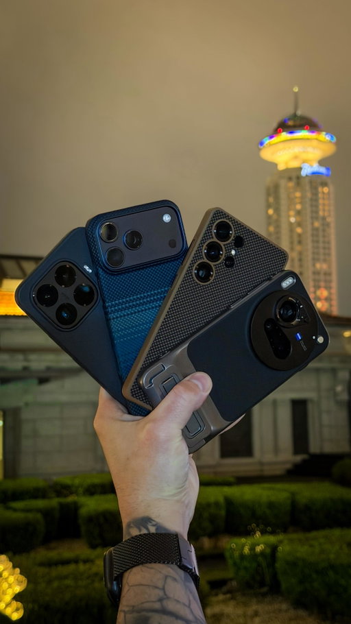 Quick low light video test between the Vivo X300 Pro vs iPhone 17 Pro vs Galaxy S25 Ultra vs Xiaomi 15T Pro. Which phone looked the best? 

#vivo #apple #samsung #xiaomi #lowlight #video #comparison #tech #technology #smartphone #smartphonephotography #phonephotography #phonevideography