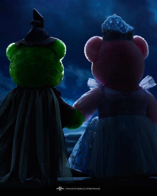 Friends for good💚💖

Available online and in Workshops 10/29 and exclusively at FAO Schwarz in NYC 10/22. 

Head to our website to sign up for e-mail notifications and be among the first to know! Links in bio.

#TheStuffYouLove #wicked #wickedforgood @wickedmovie