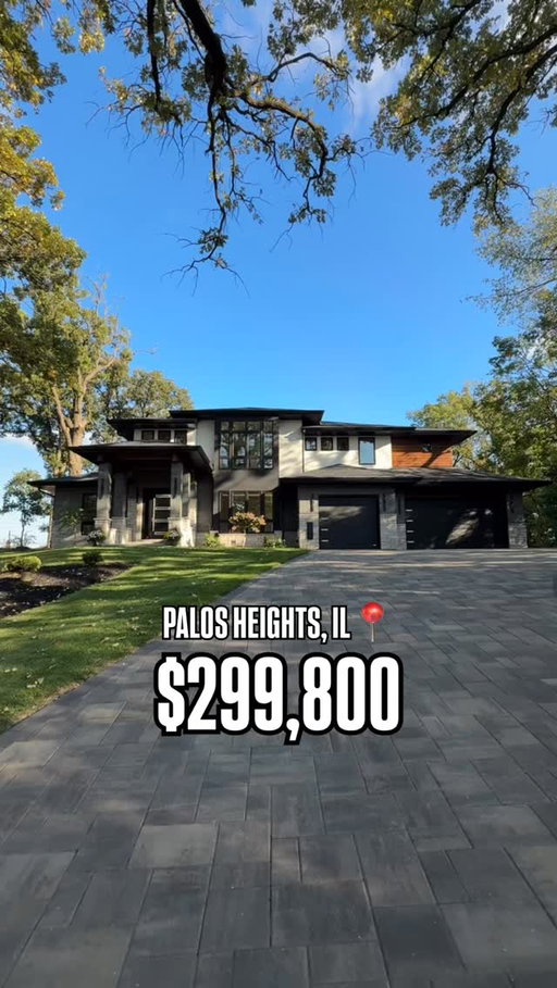 Comment “info” for details on this beautiful home👇

Down payment of $299,800 based on 20% jumbo loan 💰

Listing courtesy of @karolina_klinowski_broker 

Follow 👉@homesbyluis_ for the best real estate deals 

#realestate #realtor #chicagorealestate #house #chicagorealtor #palosheights