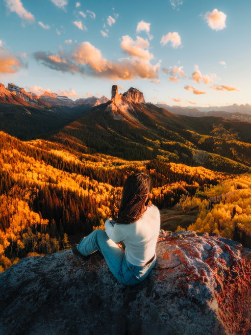 My first time experiencing “Fallarado” in and around Durango 🥹🍁🎨 and I can’t believe it’s taken me this long to get out here. An absolute dream of a destination for any autumn road trip. @visitcolorado ✨

Starting with a bike ride in colorful Durango and staying at the cutest family-owned hotels and ranches, to a scenic and charming steam engine train ride to Silverton, there were endless things to see and do.

From incredible hikes, to restaurants, to shops, and live music in between, Colorado seems to do this season just right. 🎃🍂

Some highlights include:

🏠
@coloradotrailsranch
@lelandhousesuites

🚂
@dsngrr
@oldcoloradovintage
Downtown Main Ave.
Durango Antique Market
Hogsback Trail

🍽️
@lolasplacedurango
@the_bookcase_and_barber
@elmorotavern

#VisitColorado #Durango