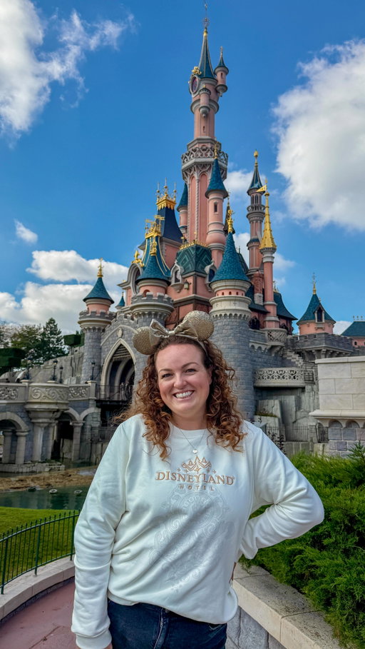 Top Tips for @disneylandparis 🏰✨ Your Guide for the perfect visit 🇫🇷

We’re sharing our best tips for navigating Disneyland Paris, including how to check show times, use helpful apps like MagiPark and Skip Tax, where to find the best parade and fireworks viewing spots and how to avoid crowds. 

➡️ save or share with a friend, and don’t miss our vlogs on YouTube!

#DisneylandParis #DisneyTips #TravelGuide #DisneyParks #disneylandparistips
