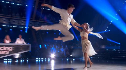 I will remember this night forever. This dance was a story of love, loss, grief and gratitude. It is a thank you message to my mum, it was to pay tribute to all the strong mothers of the world, and the single parents. I know my dad was with us, and can only imagine how proud he would be of my mum. This dance is for all of us, thank you for your support ❤️
