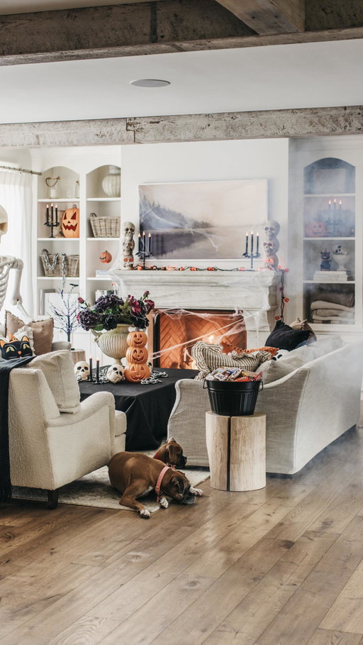 We absolutely love decorating and going all out for Halloween and this year was no exception! From start to spooky finish, @walmartcanada has you covered. With costumes, candy, decor, and more. All in one place, all at everyday low prices. #WalmartPartner