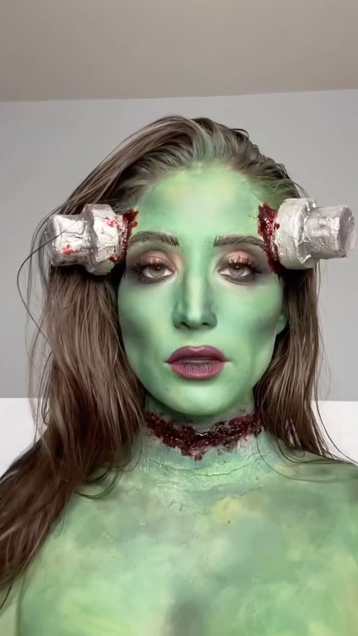 Is it Halloween yet? 🫙💀🩸

Comments “frankeinstein” & i’ll send the full tutorial on how to achieve this look at home.

#frankenstein #makeuptransformations #makeupbeforeandafter #sfxmakeupaddict #mehronmakeup #fallmakeuplook