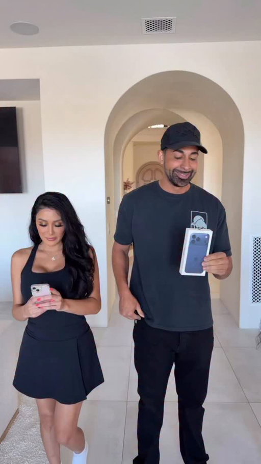 When she gets the new phone we all get new phones 📱😅