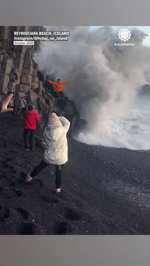 A massive wave hit a tourist posing for a photo at Reynisfjara Beach in Iceland recently. Local media reports that he was not injured.⁣
⁣
In August, a 9-year-old girl was swept away by a wave at the same beach. Officials urge visitors to heed posted warnings and beach alert lights.