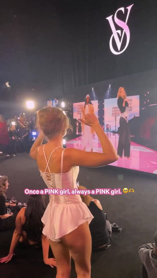 @gigihadid cheering on the PINK Halftime Show. We love to see it. 💕