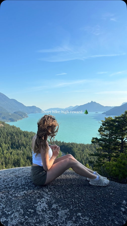 📍 Quercus viewpoint at Murrin Provincial Park 
💪 Good mini workout 
⏱️ 40 min round trip 
🌉 1 hour from Vancouver
⬆️ short uphill grind 
🫀Bpm over 140 going up 

It’s part of the Murrin loop 🔁 if you want to hike longer. I just did out and back. 

#vancouverhike #vancouverhikes #vancouverhiking #squamishbc #murrinprovincialpark #quercuslookout #lookouttrail #hikebc #hikingbc #cityhike #explorevancouver #explorebcnow #explorebclocal #explore604 #adventuregirls #hikinggirls #hikinggirls👣  #squamishhikes #exploresquamish #discoversquamish