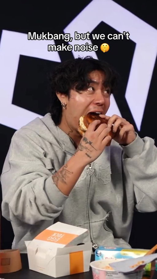 Mukbang difficulty: HARDCORE 💀 #justmaiko #mukbang #food #funny #fyp