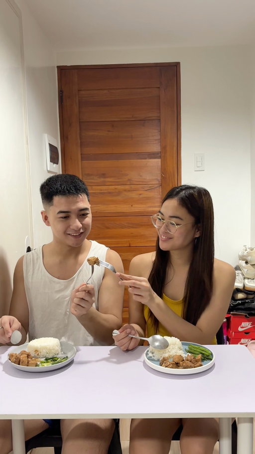 We all need a bestie who supports us with our healthy living era 😋
Bestie energy = bringing Tip-Top Chicken para sa ating protein goals 💯