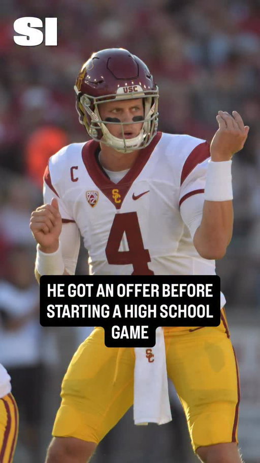 He got an offer before starting a high school game 😳

#cfb #CollegeFootball #football #hsfootball