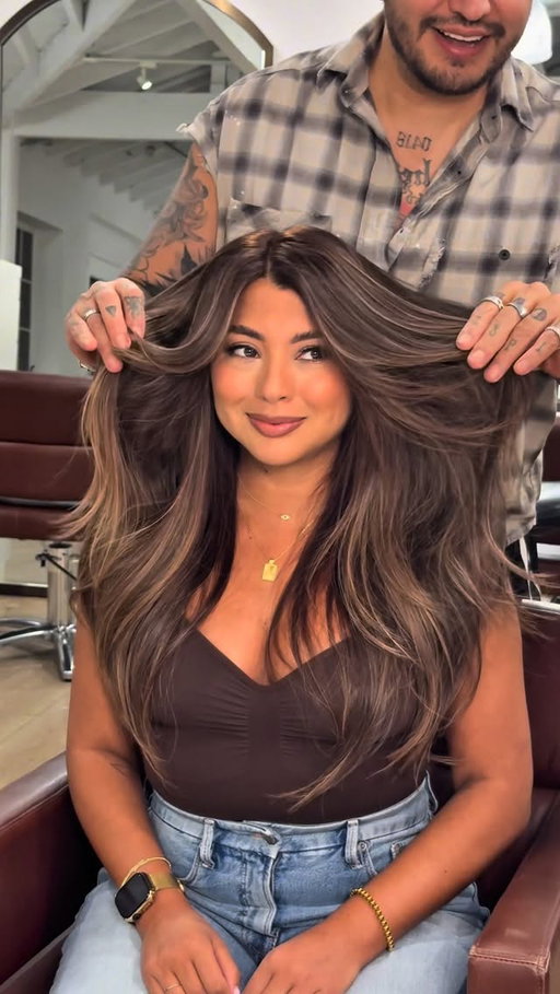 When chisme so good u gotta cut out the chisme bits LMAO. 

If you ever wanna quickly remove anything evenly , mild@bleach baby!!!! 
.
.
.
.
.
.
.
#blondorplex #brunettebabe #brunettebalayage #pasadenahairstylist #losangeleshairstylist #wrllahair