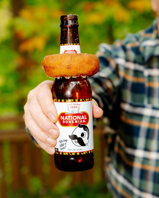 Forget apples and pumpkins, we’ve got the true taste of fall! 🍩🍺 What’s your go-to fall treat with a Boh?

#Nationalbohemianbeer #nattyboh
