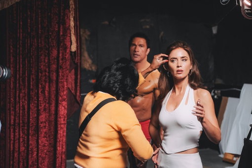 Enter the ring 🥊 Behind the scenes of Benny Safdie’s THE SMASHING MACHINE with Dwayne Johnson, Emily Blunt, Bas Rutten, Ryan Bader and Oleksandr Usyk.

📸: @ericzachanowich