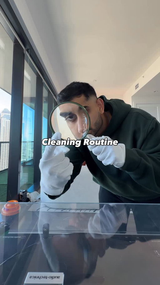OCD might be an understatement 🧼 since I keep getting asked how I keep my home clean thought I’d share my cleaning/reset routine and hacks to have everything shining and smelling amazing before the weekend, cleanliness and organization always gets me feeling great

#sundayreset #weekendreset #cleanwithme #cleaninghacks #cleaningroutine #cleaninghabits #resetroutine #weeklyroutine #cleantok #homecleaning