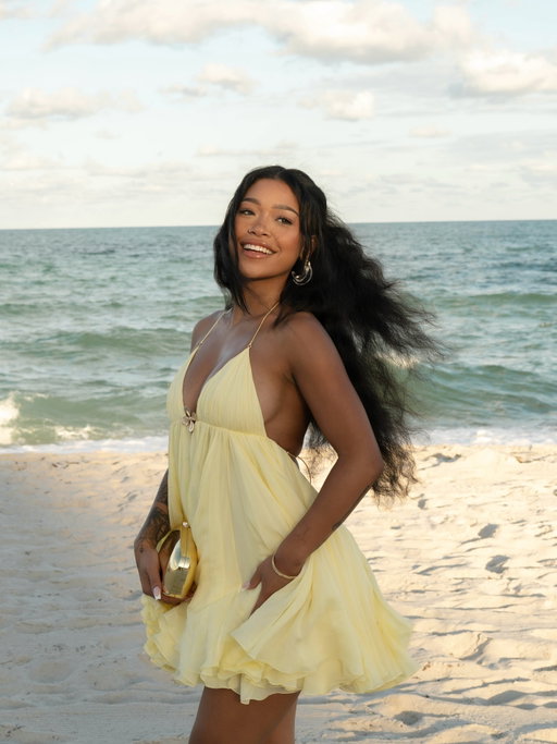 Natural eyelashes out in Miami with @grandecosmetics 🏝️☀️ 
thank you for the most genuine fun I’ve had in a while.
Photos by @bygilliangrace 
Hotel @andazmiamibeach