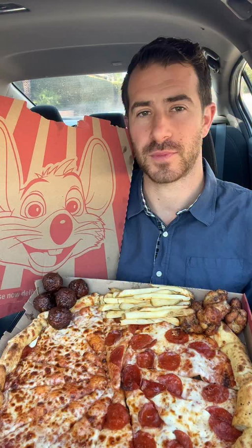 Chuck E Cheese Pizza Lunch @chuckecheese