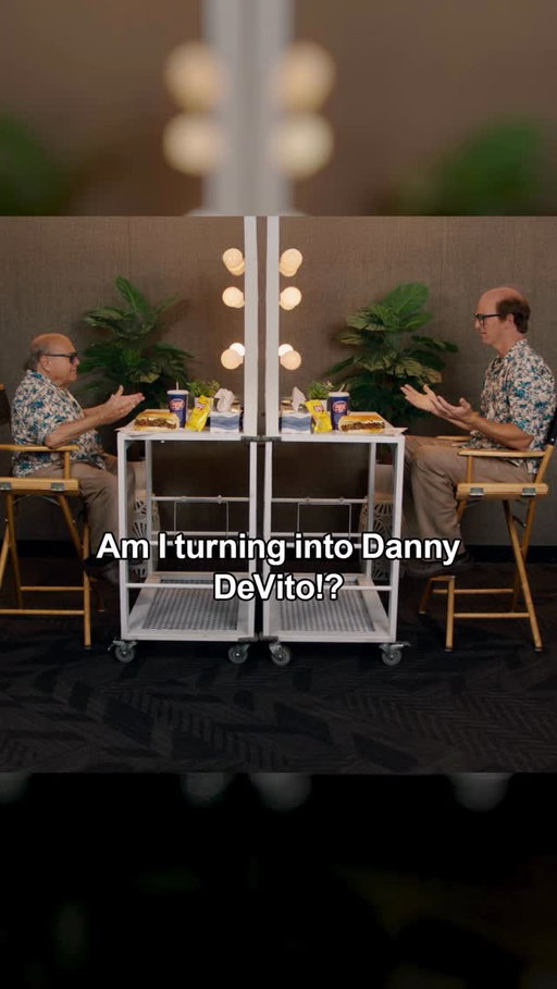 seeing Eli Manning dressed as Danny DeVito was not on my bingo card today 🤣