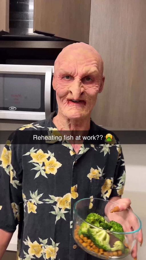 Anubis stands up for himself

#comedy #fish #lunch