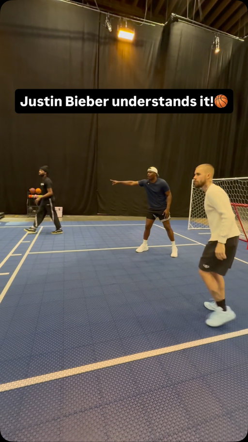 Justin Bieber understands it now! Great two hour workout. He’s a living legend who knows how to master a craft. @lilbieber keep doing your thing.🏀 
-
Trainer ( @lethalshooter ) 
Defender: @ronabaekobex 
Passer: @andrewmox21