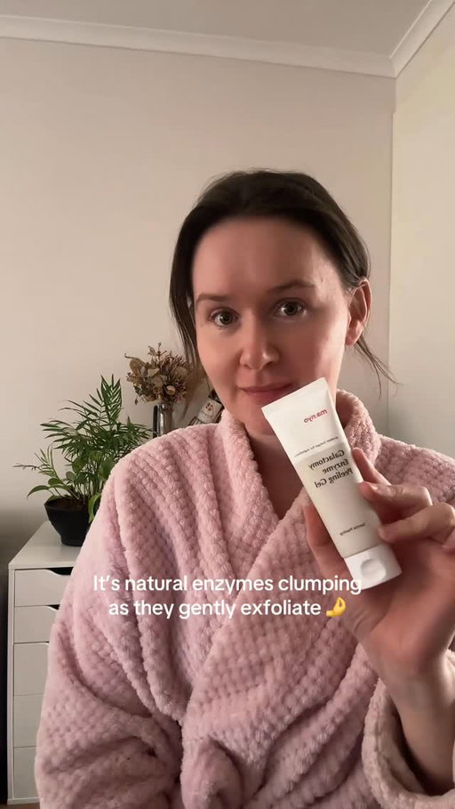 Been loving the @manyoglobal Galactomy Enzyme
Peeling gel to exfoliate my skin! #manyo