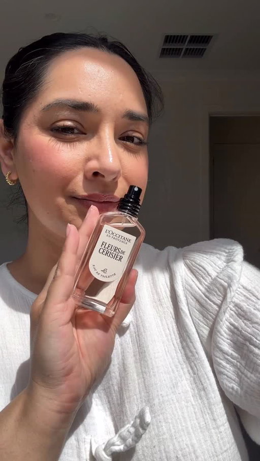 Introducing L’Occitane en Provence new collection 🌼 #AD 

Discover your story with one of their 13 new fragrances today. Let them take you to another dimension of yourself. Fragrance is not just about smelling good, but about feeling connected . That feeling of happiness, escapism and a different state of mine . 

Which one will you choose?

🤍 What I’m currently wearing
🍒Fleurs de Cerisier: A rounded, enveloping fragrance of cherry blossom. It opens with delicate floral and fresh red fruit notes, reminiscent of Provence’s windswept cherry trees, and settles into a soft, musky base.
🍊Néroli Orchidée: A scent with the radiance of neroli & the softness of orchid fruit. Fresh, citrus notes lead to radiant floral, then soft, comfortable notes.

#AD #FloraOrchestra #LOccitaneANZ @loccitaneanz #perfume #moments #melbournebeauty #melbourneinfluencer #melbournecontentcreator #beauty #aesthetic