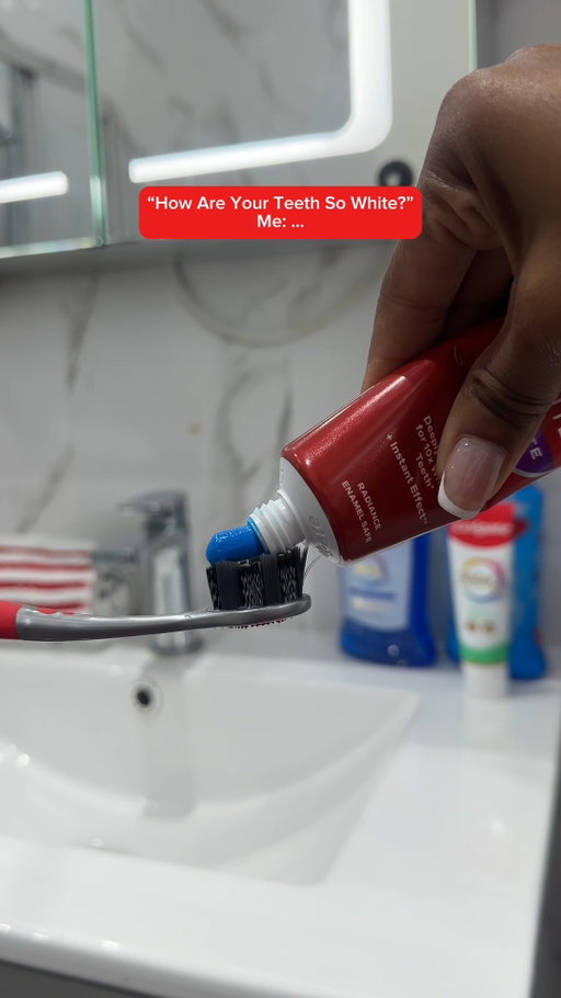 Colgate's Ultimate Radiance Whitening Toothpaste is my best kept secret 🪥✨ 

*Stains caused by food & drink vs fluoride toothpaste after 3 days.

#Colgate #TeethWhitening